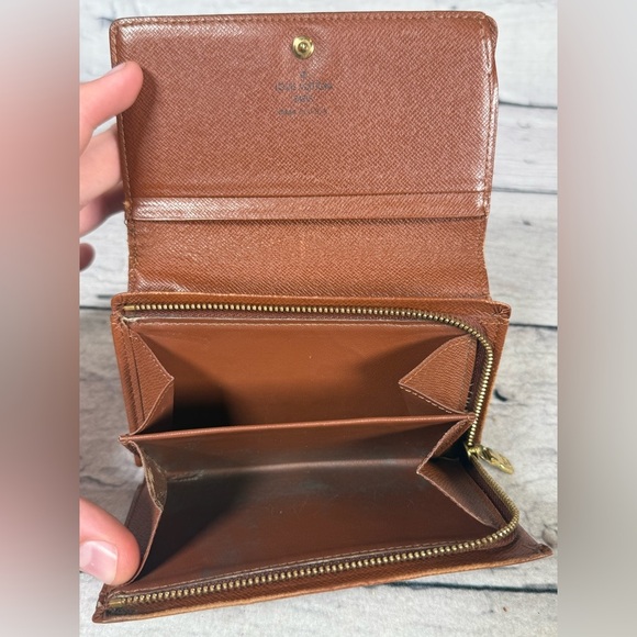 Louis Vuitton Porte-Monnaie Tresor Fold Brown Monogram Leather Wallet - Picture 7 of 16